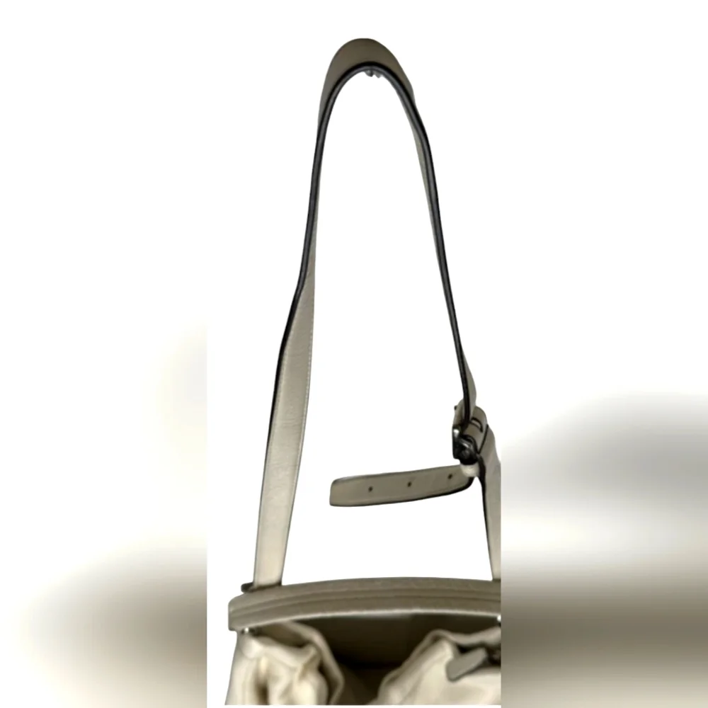 Coach Creme White Shoulder Crossbody Hobo Style Large Bag Previously Lov… - Picture 8 of 15